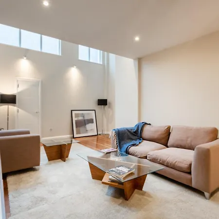 Beautiful 2-Bed Apartment In London